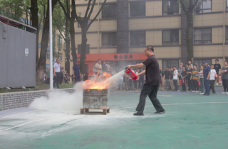 以賽促練 筑牢園區安全防線 | 萌恒科創園開展首屆消防技能競賽